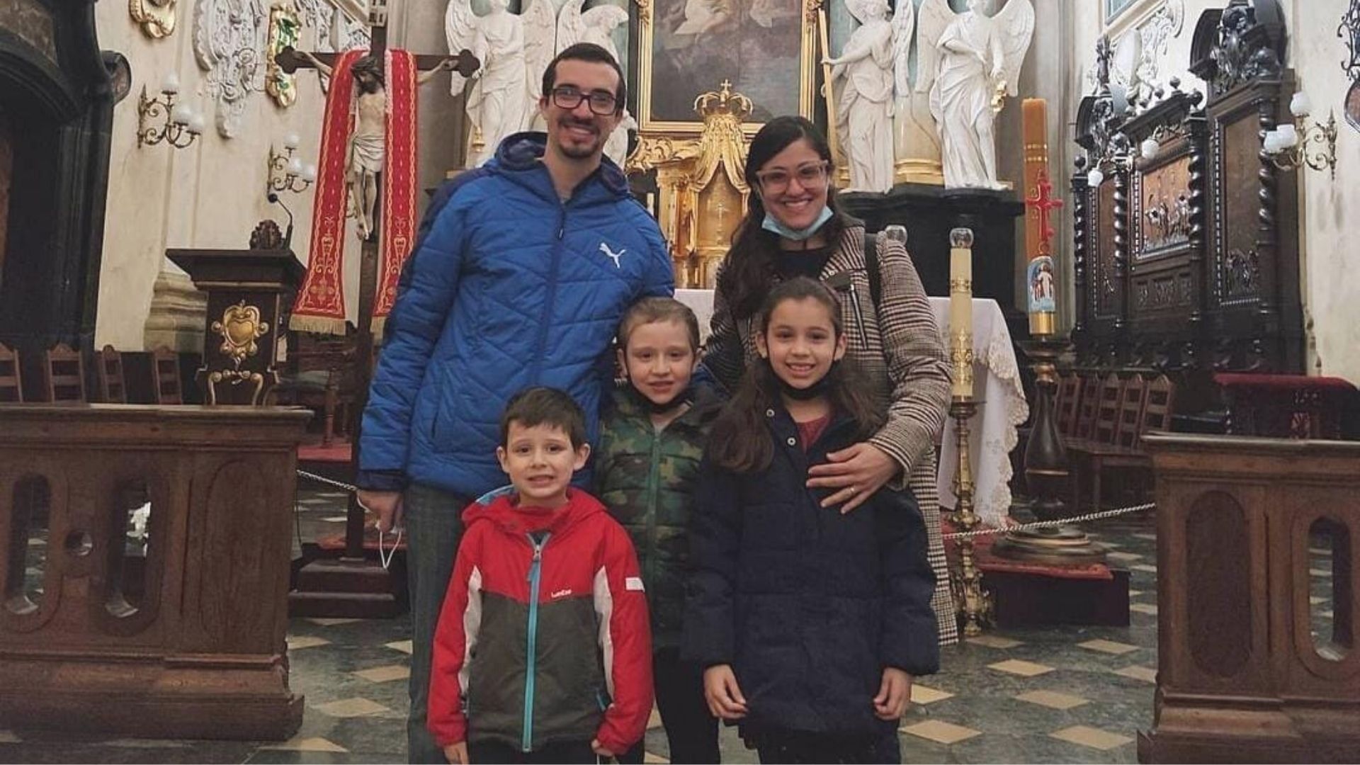 Na rotina familiar de Marcos e Daniela, hábitos simples são cultivados desde o nascimento dos filhos, pois fazem parte intrínseca da vida espiritual do casal.