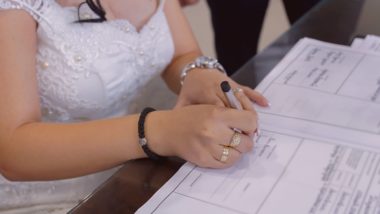 Quais são e como escolher o regime de bens do casal Juridicamente, formar uma família implica consequências patrimoniais, e isso incide em como será administrado o patrimônio do casal.