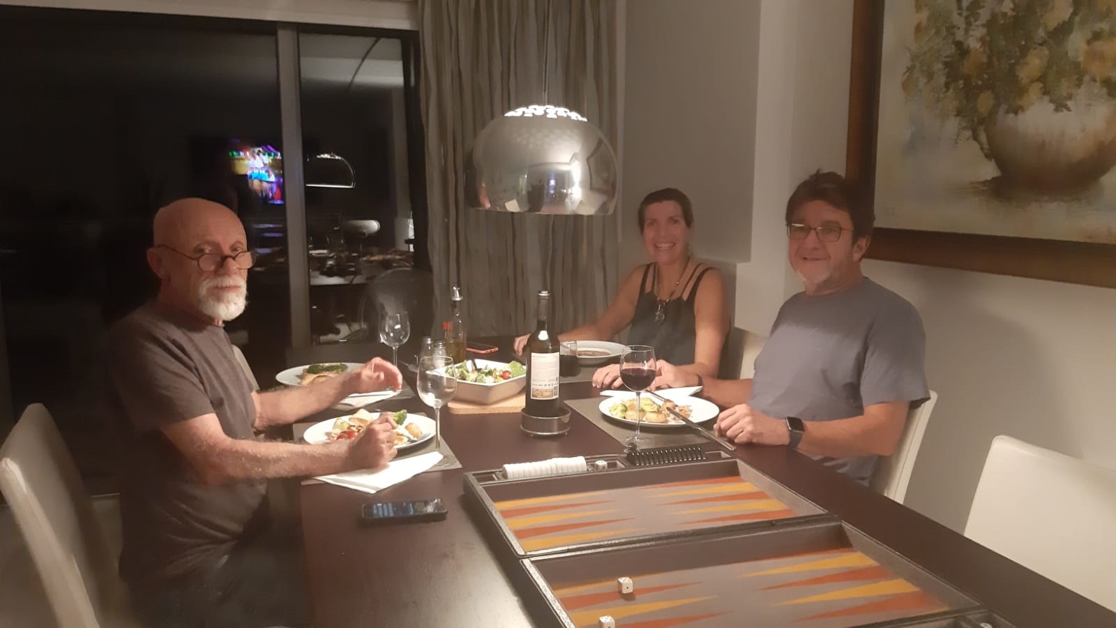 Da esquerda para a direita: Paulo, Helena e Renato. Os três se readaptaram à nova realidade e agora aproveitam para realizar atividades que sempre desejaram.