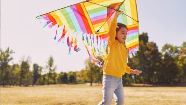 6 brincadeiras ao ar livre para aliviar o estresse das crianças A pandemia impactou a saúde emocional das crianças e adolescentes, mas as brincadeiras ao ar livre podem devolver seu bem-estar.