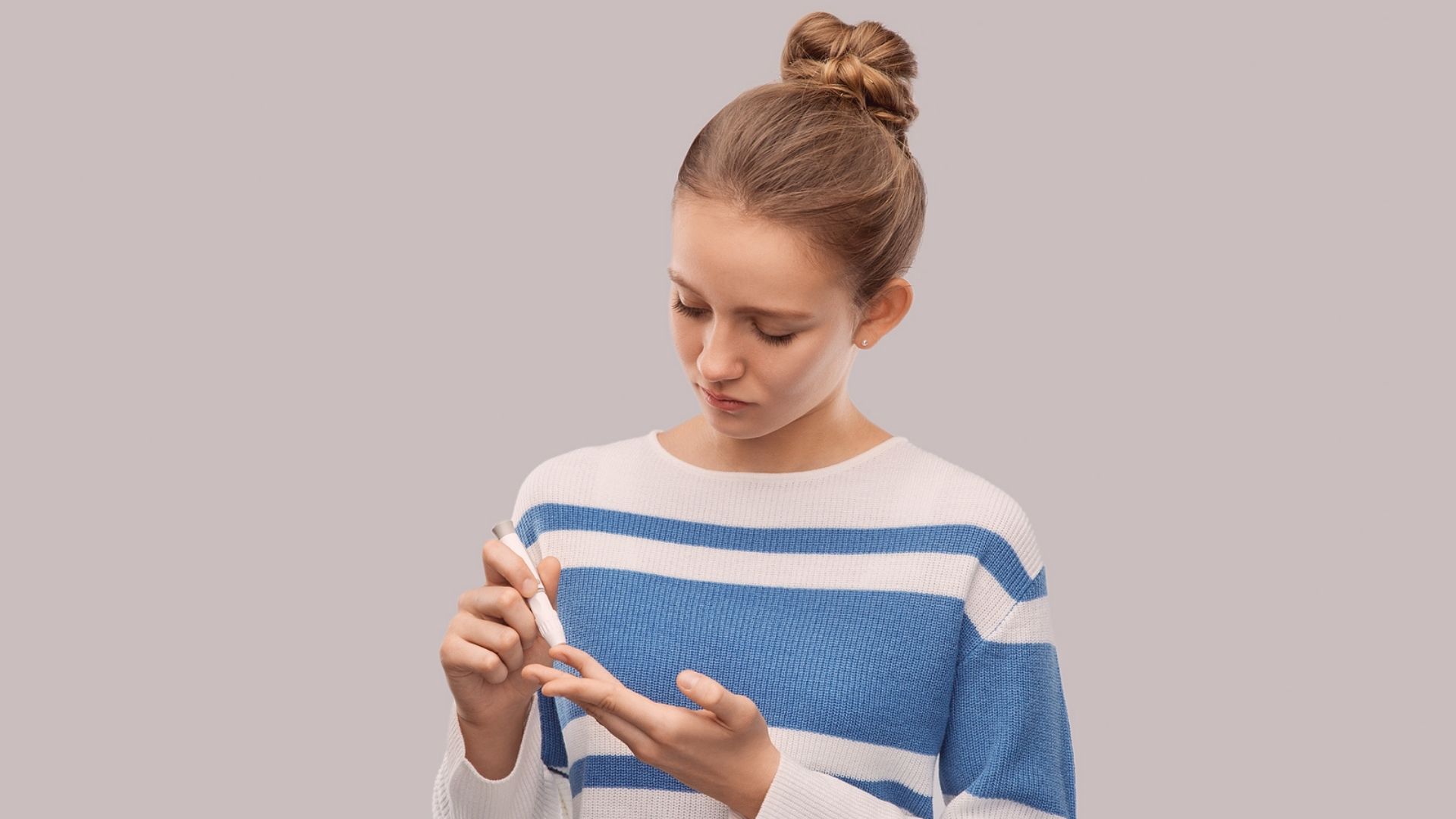 A diabete tipo 1 exige dos pais muita atenção com as medições da glicemia e o cálculo da aplicação correta de insulina.