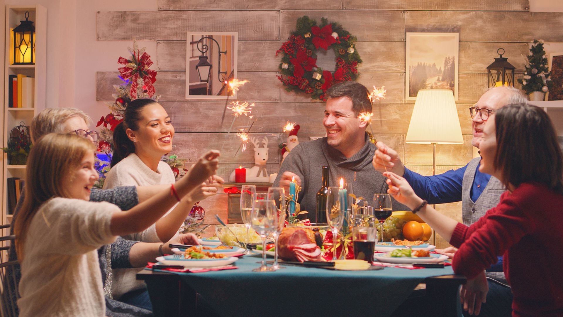 Após tanto tempo de afastamento de muitos familiares, é natural que vários reencontros estejam marcados para este momento.