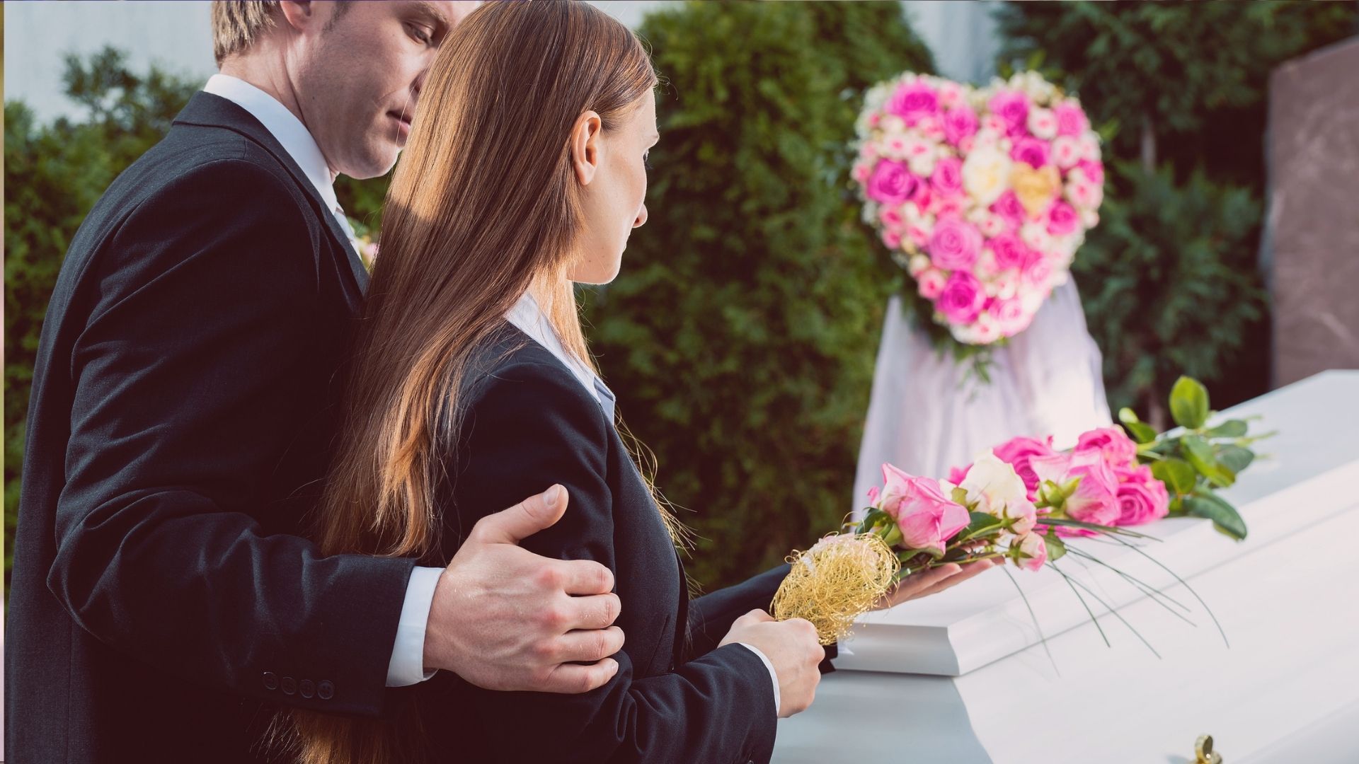 Também chamada de licença nojo, esse direito concede pelo menos dois dias para o trabalhador que perder um familiar direto