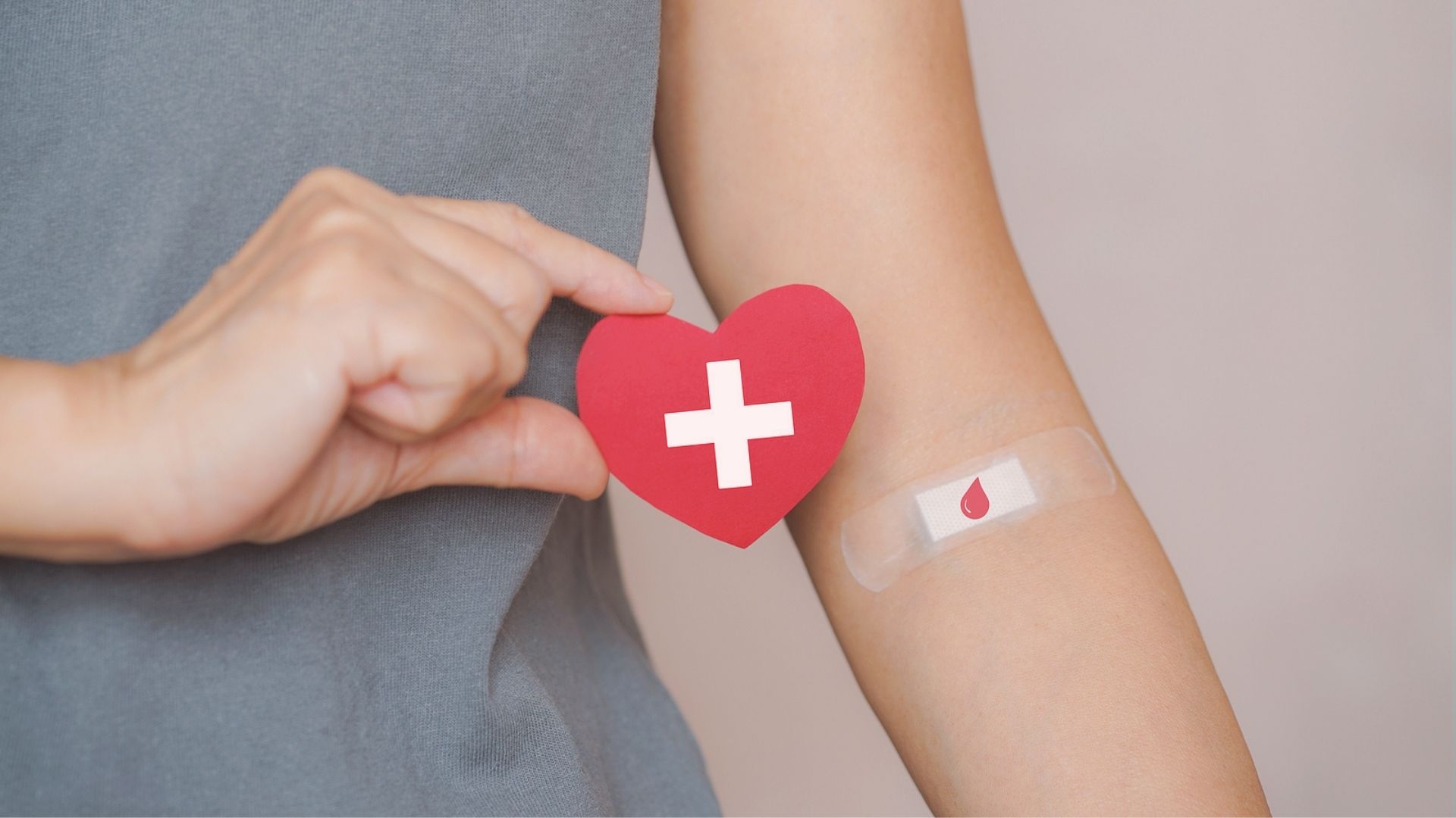 O intervalo mínimo entre uma doação de sangue e outra é de dois meses para homens e de três meses para mulheres.