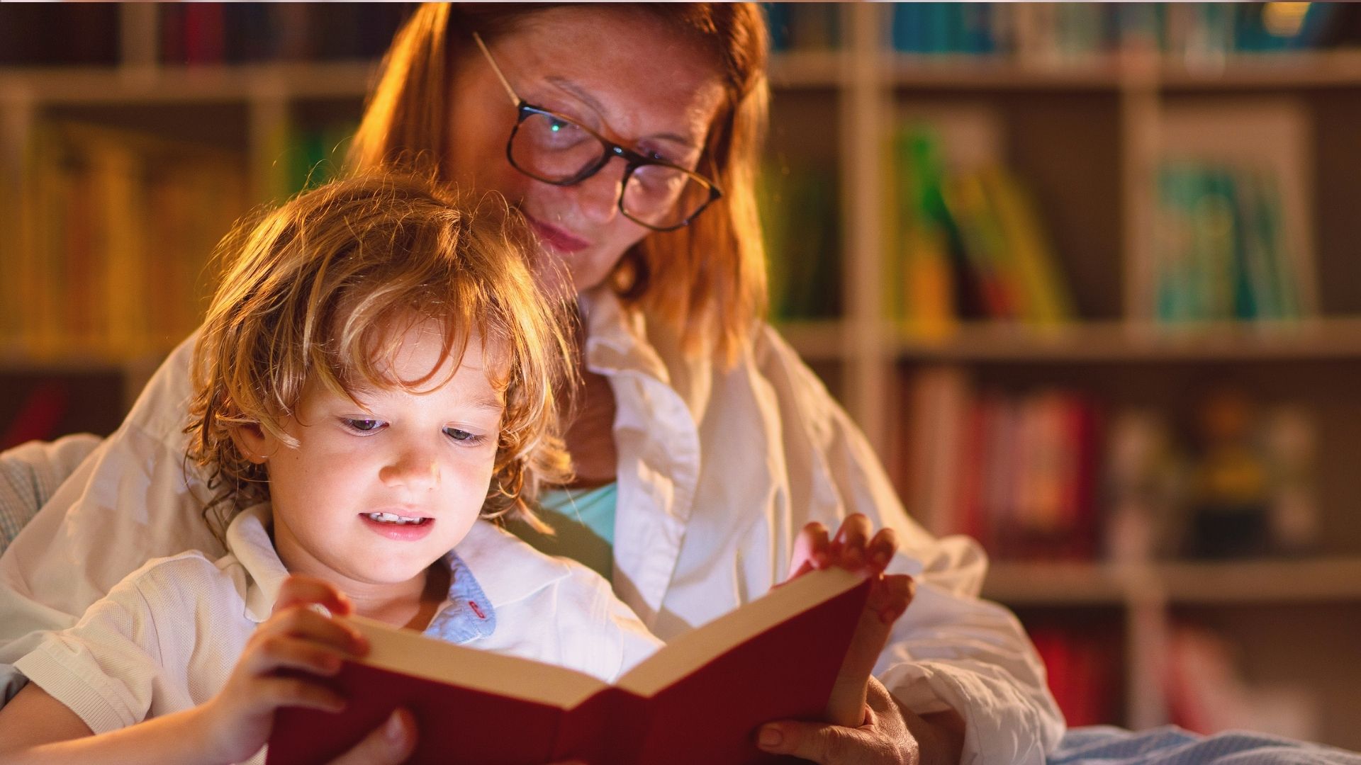 Histórias antigas como Gato de Botas, Cinderela e Três Porquinhos ensinam valores e mostram que é necessário superar desafios para crescer.