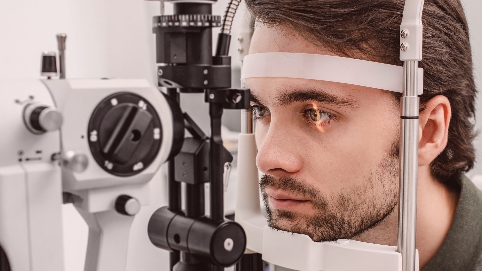Diabetes, glaucoma e catarata são algumas doenças que podem levar à perda de visão, se não forem tratadas de forma adequada.