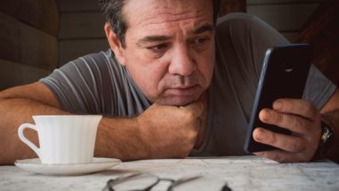 Como proteger a saúde mental no mundo virtual Notícias, fotos e vídeos podem nos tirar a paz e trazer à tona inúmeros sentimentos e emoções indesejados, afetando a saúde mental.
