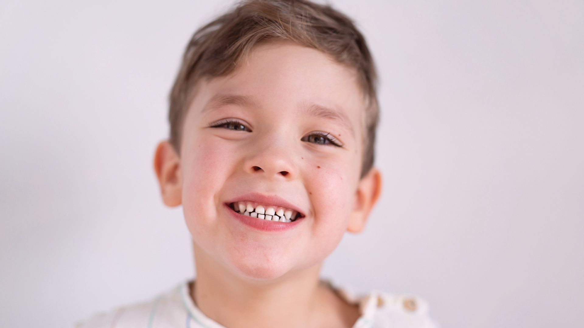 Segundo odontopediatra, os pais devem começar a se preocupar com a saúde bucal dos filhos ainda na a gestação.