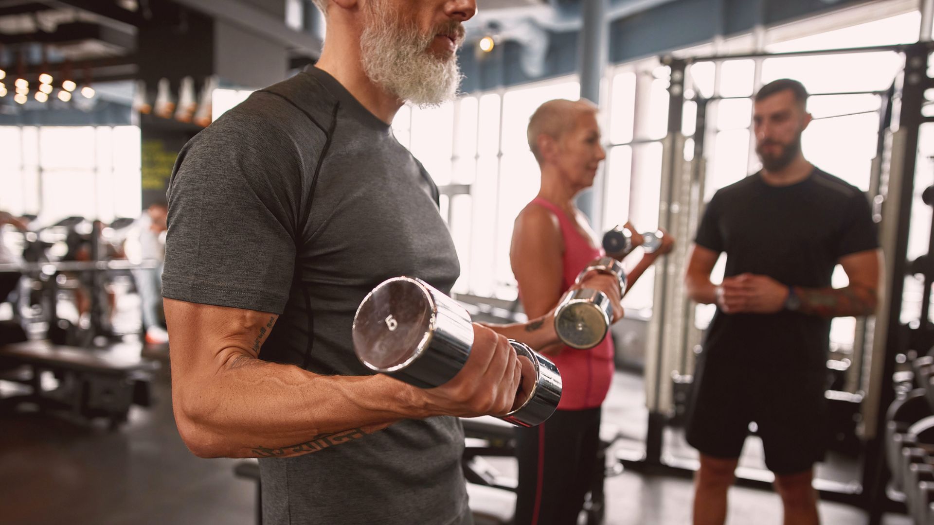 Estudo constatou aumento de 40 minutos no tempo de sono entre os que faziam musculação em comparação.