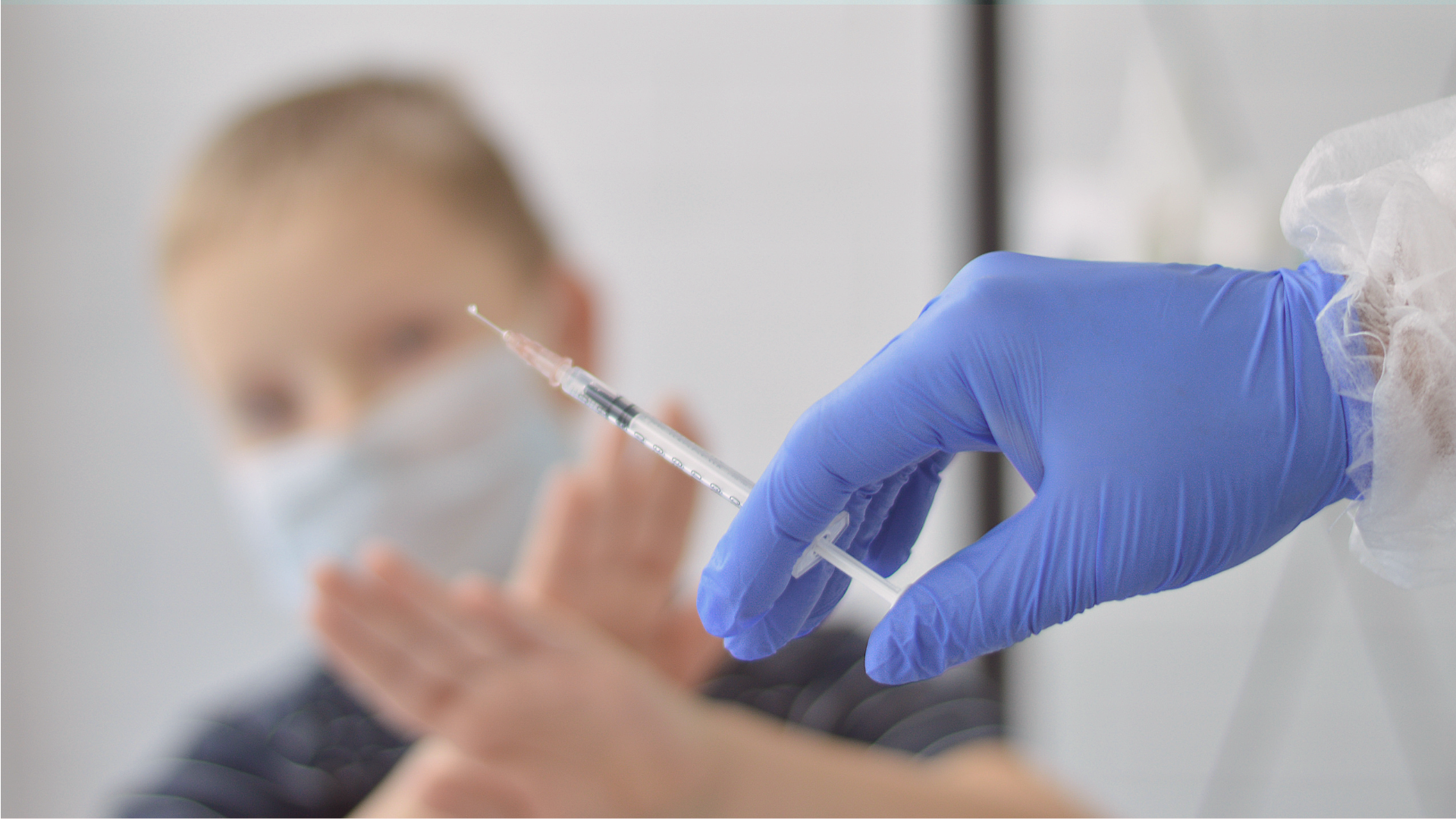 Surtos de doenças como sarampo, poliomielite e meningite podem colocar em risco a vida das crianças devido à falta de imunização