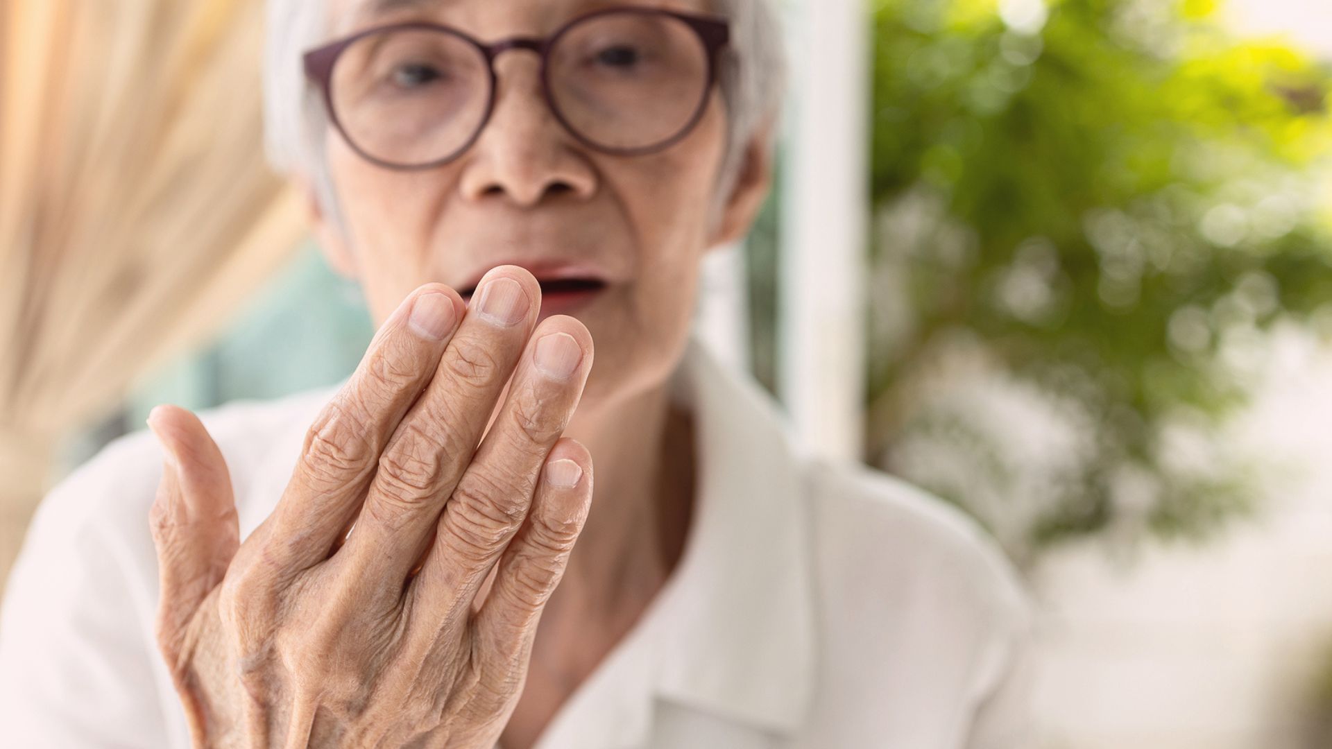 Nos idosos, o mau hálito é comum e, na maioria dos casos, a principal causa é o alto consumo de medicamentos.