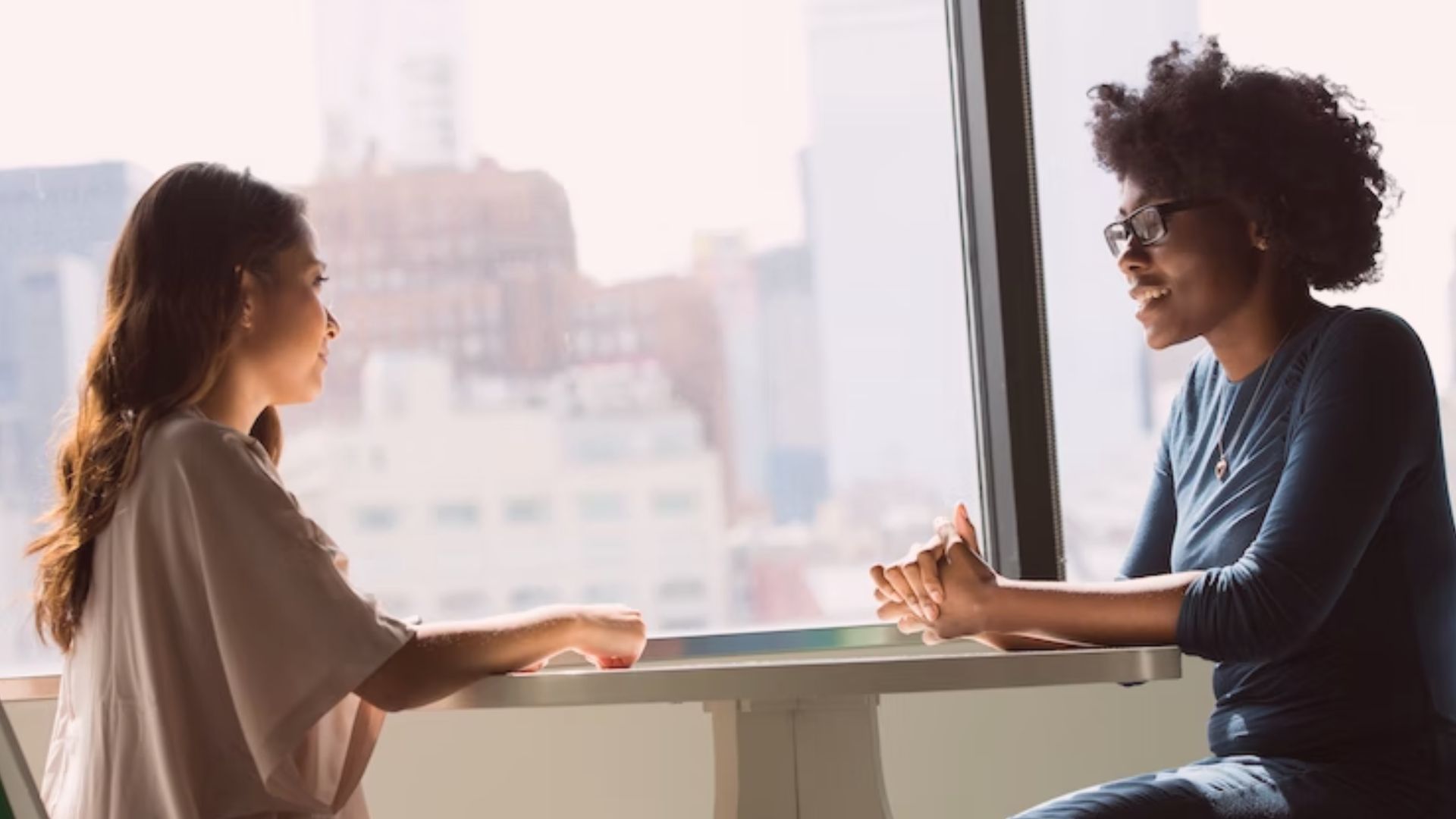 Laboratório farmacêutico, através das redes sociais, estimula a falar e ouvir de forma empática sobre transtornos mentais.