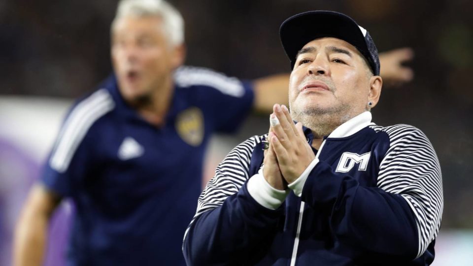Morre Diego Maradona, aos 60 anos Morre Diego Maradona, aos 60 anos
