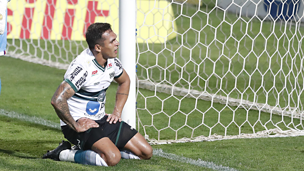Coritiba tem um dos piores ataques do Brasileirão. Foto: Albari Rosa/Foto Digital/UmDois Esportes. Coritiba tem um dos piores ataques do Brasileirão. Foto: Albari Rosa/Foto Digital/UmDois Esportes.
