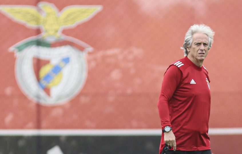 Jorge Jesus sobre jogo do PSG: “Está muito na moda isso do racismo” Jorge Jesus comentou caso de racismo na Liga dos Campeões