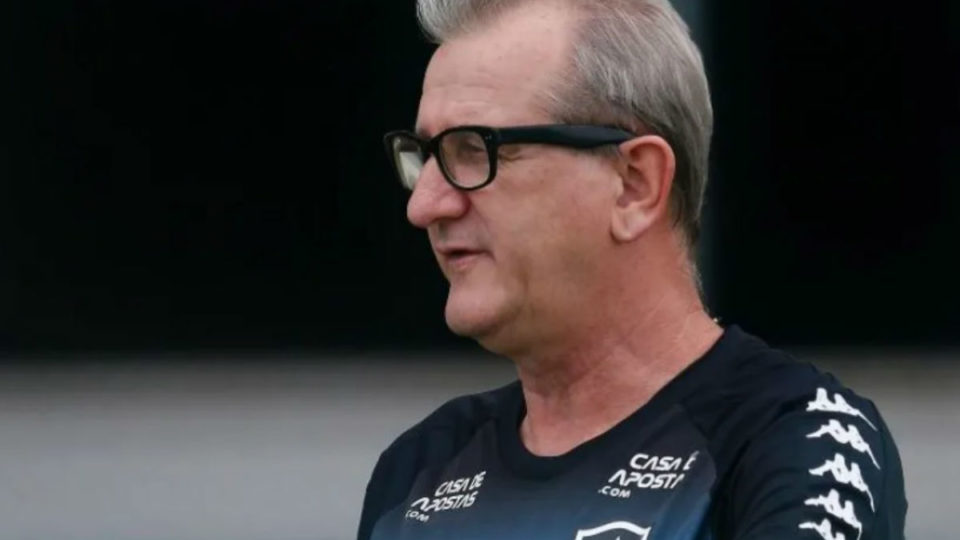 Renê Weber, ex-auxiliar de Autuori, morre aos 59 anos vítima da Covid-19 O último trabalho de Renê Weber foi no Botafogo.