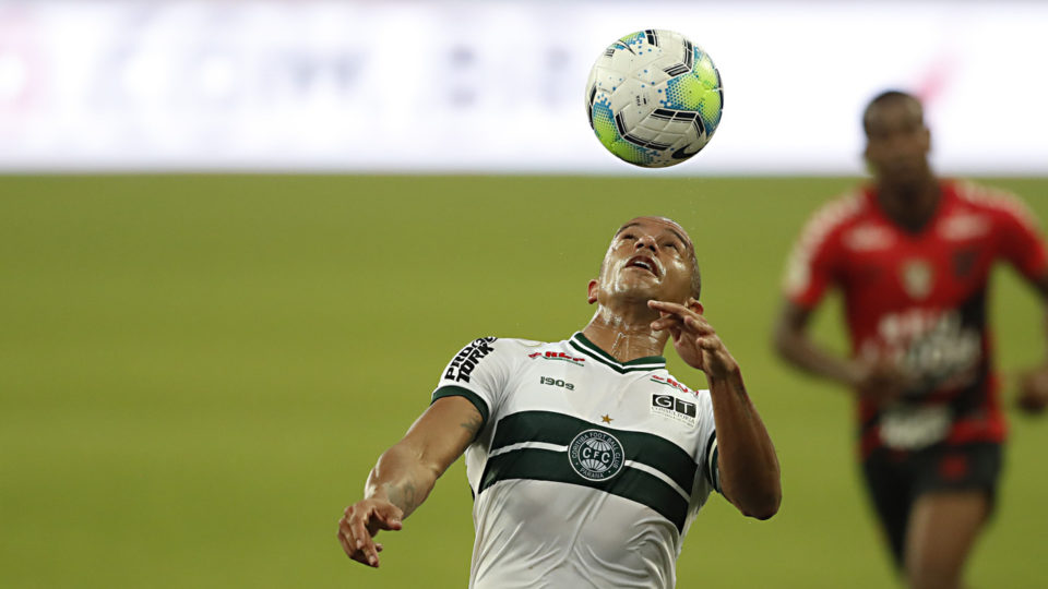William Matheus deixa o Coritiba antes do fim de contrato