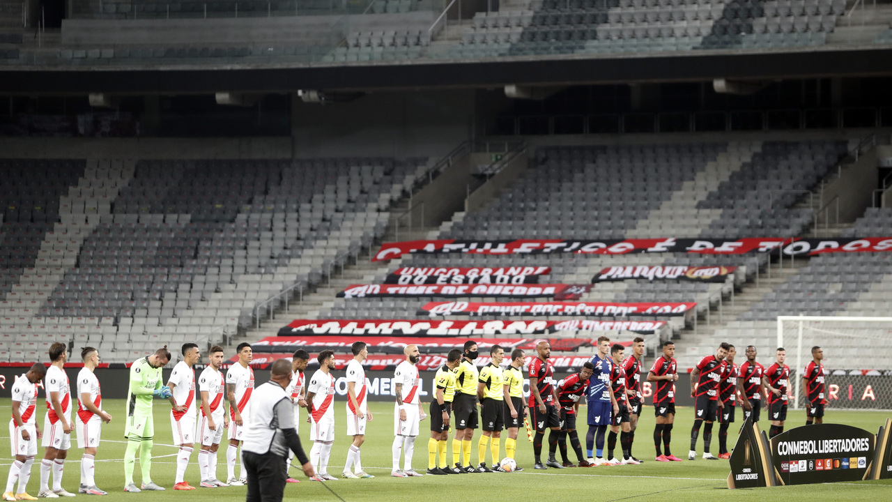Athletico x River Plate sem torcida no estádio. Foto: Albari Rosa/Foto Digital/UmDois Esportes Athletico x River Plate sem torcida no estádio. Foto: Albari Rosa/Foto Digital/UmDois Esportes