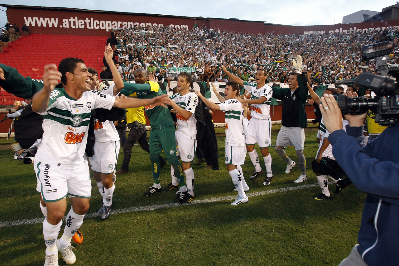 Em 2011, o Coritiba venceu o Athletico na Arena e foi campeão estadual. Em 2011, o Coritiba venceu o Athletico na Arena e foi campeão estadual.