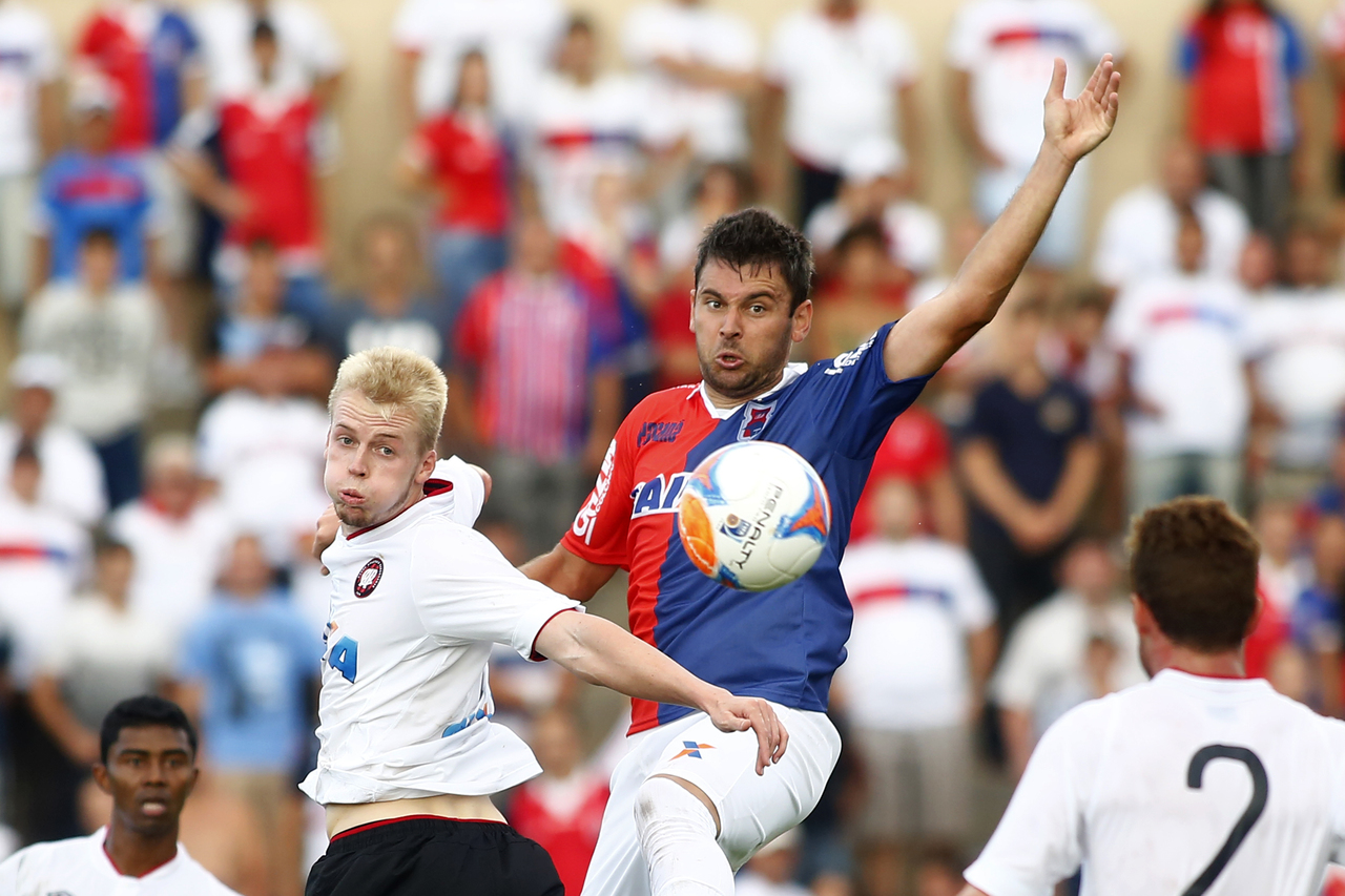 Com três gols, Giancarlo fez a festa da torcida do Paraná na goleada por 4 a 0 sobre o Athletico. Com três gols, Giancarlo fez a festa da torcida do Paraná na goleada por 4 a 0 sobre o Athletico.