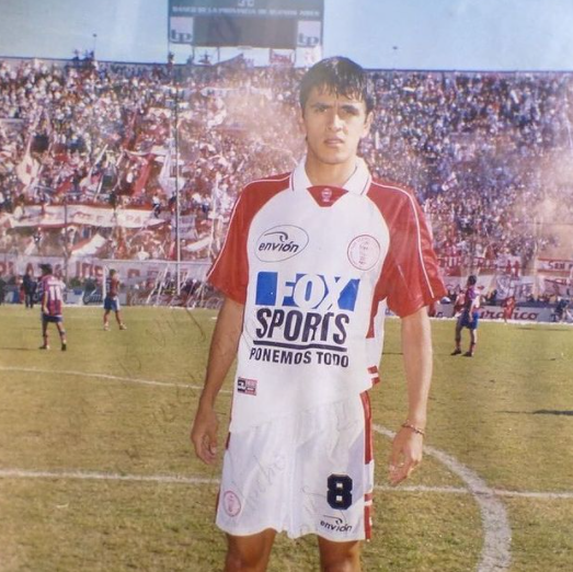 Lucho González em seu início no Huracán, da Argentina. Foto: Arquivo Pessoal Lucho González em seu início no Huracán, da Argentina. Foto: Arquivo Pessoal