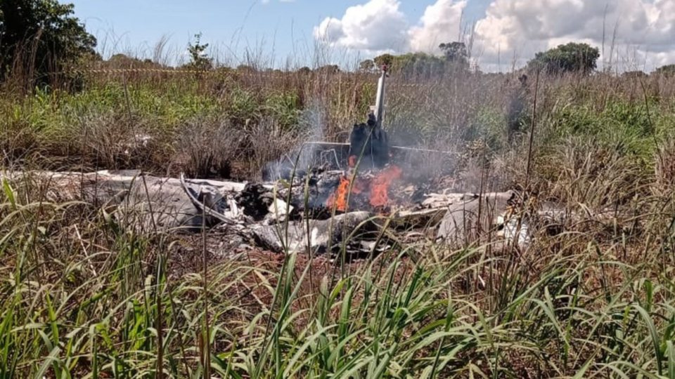 Acidente aéreo no Tocantins mata quatro jogadores e presidente do Palmas Avião caiu em um matagal logo após decolar