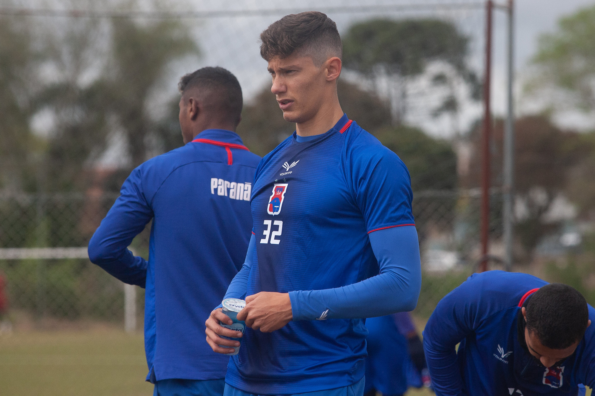 O zagueiro Guilherme Lacerda já estava com o elenco profissional no ano passado. Foto: Rui Santos/Paraná Clube. O zagueiro Guilherme Lacerda já estava com o elenco profissional no ano passado. Foto: Rui Santos/Paraná Clube.