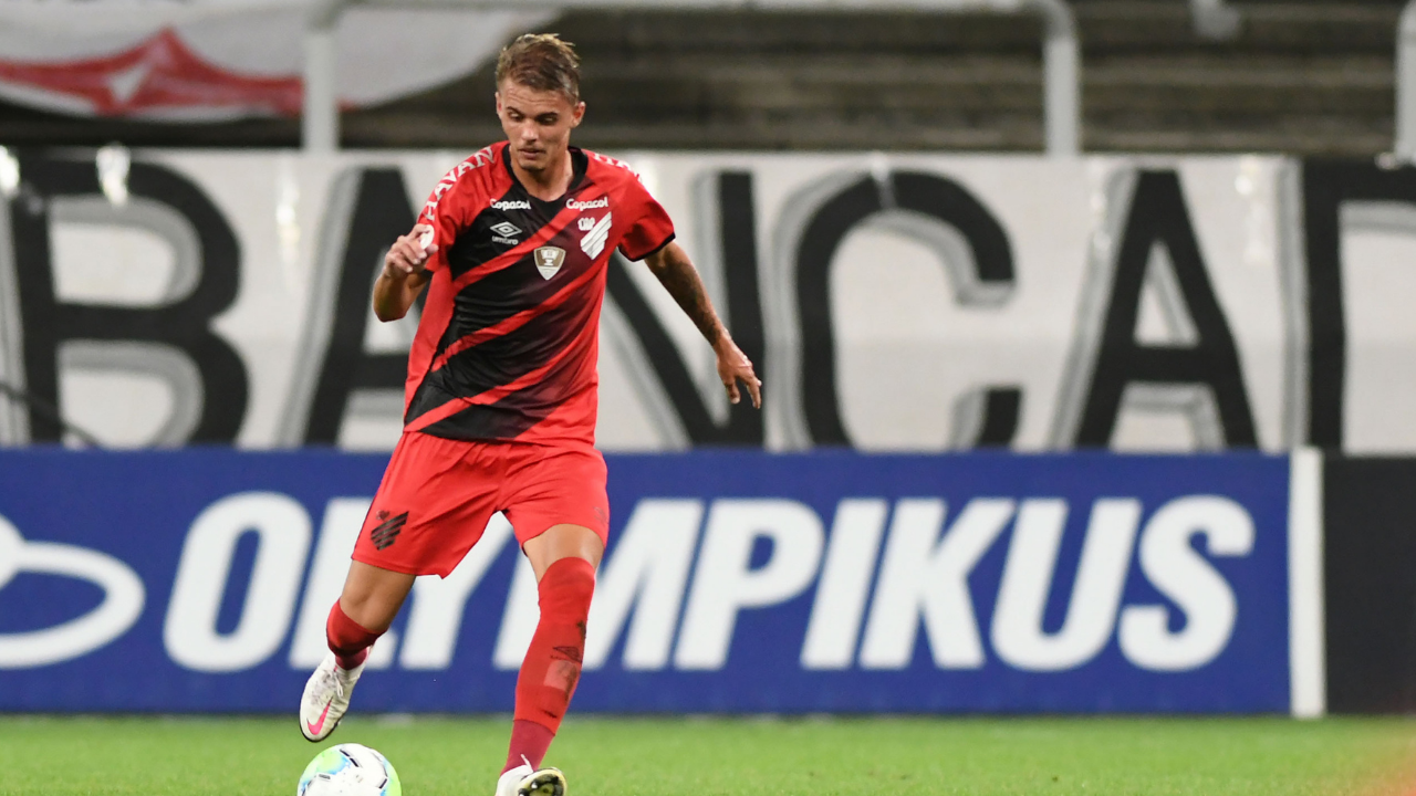 Luan Patrick tem contrato até o final de 2024 com o Athletico Luan Patrick tem contrato até o final de 2024 com o Athletico