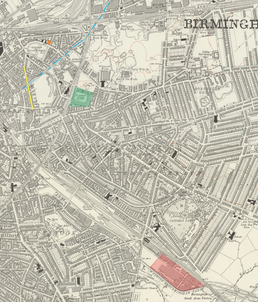 Mapa de Small Heath na década de 1910, com destaque para as instalações da fábrica da Birmingham Small Arms (BSA), em vermelho. Fonte: https://maps.nls.uk/view/101584672 Mapa de Small Heath na década de 1910, com destaque para as instalações da fábrica da Birmingham Small Arms (BSA), em vermelho. Fonte: https://maps.nls.uk/view/101584672