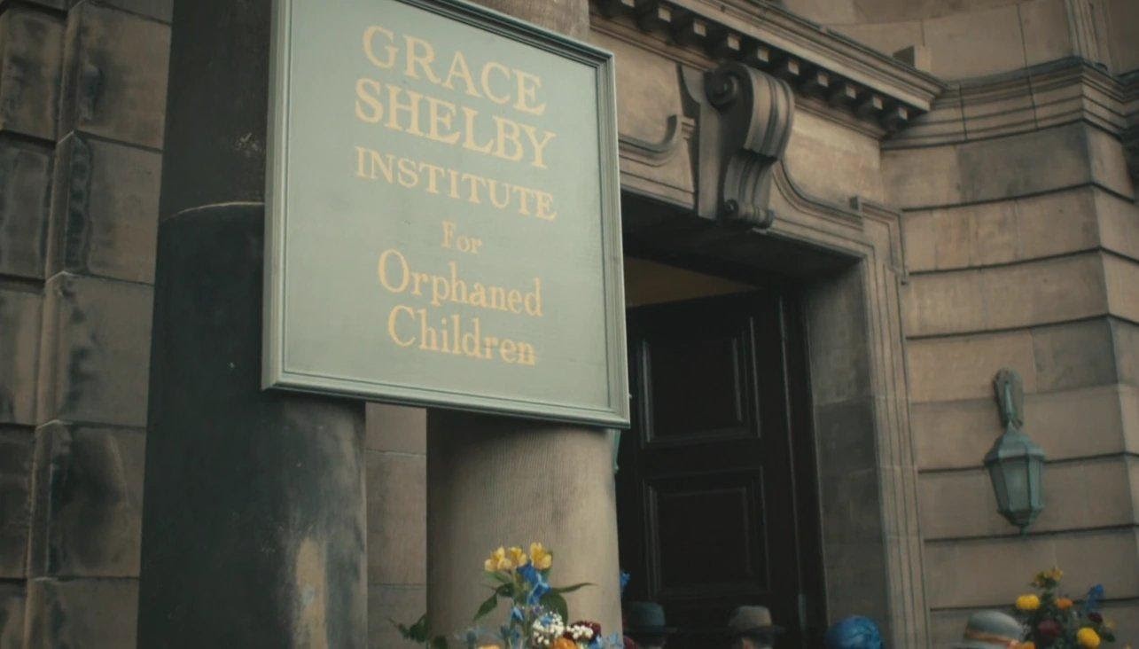 Um dos orfanatos criados por Thomas Shelby para limpar sua imagem. Crédito: reprodução. Um dos orfanatos criados por Thomas Shelby para limpar sua imagem. Crédito: reprodução.