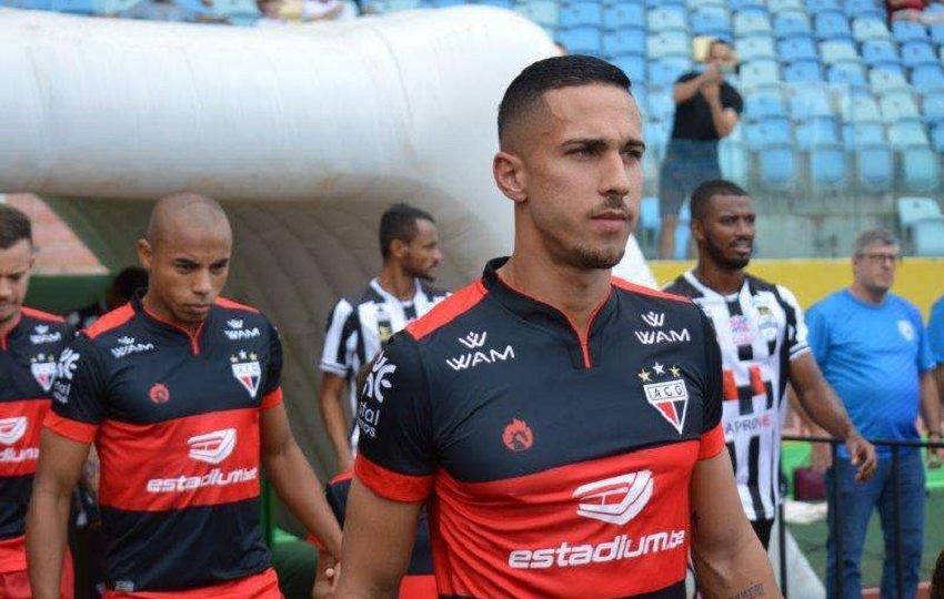 Lateral que se destacou no Brasileirão volta ao Athletico Nicolas terá uma nova chance no Athletico
