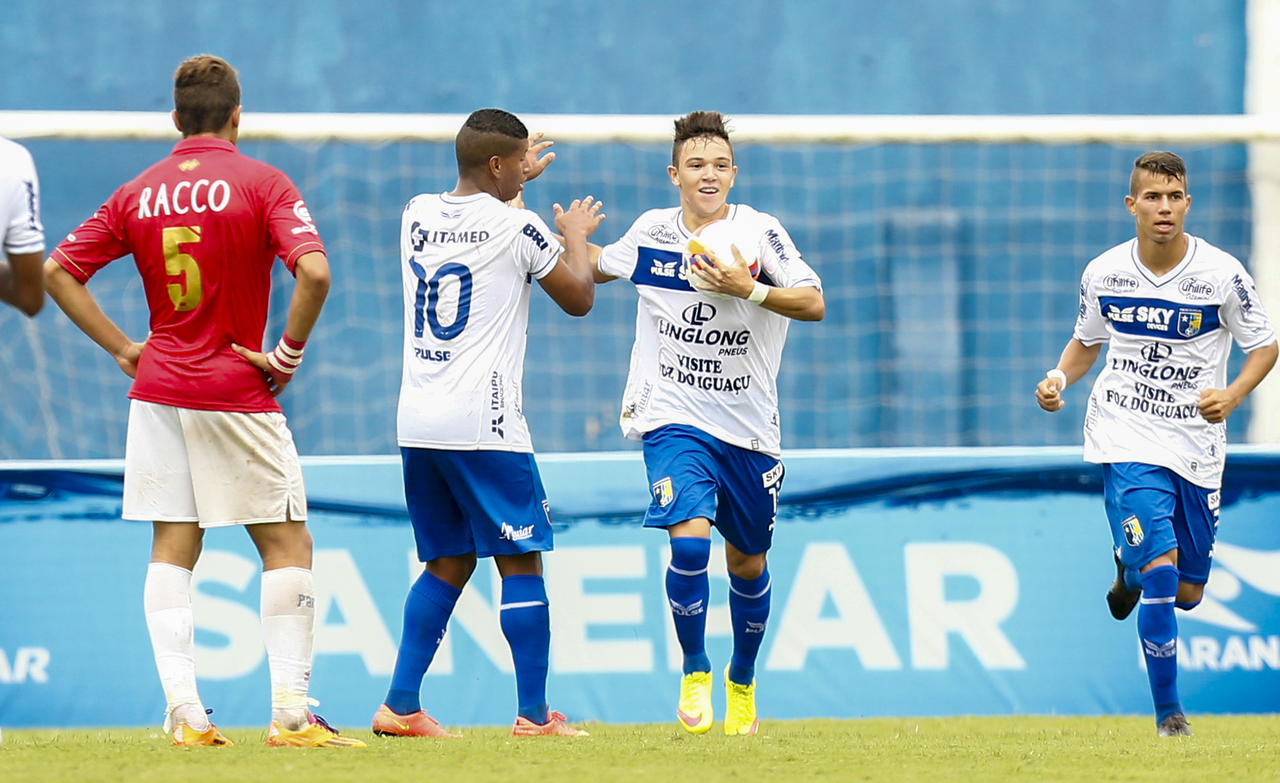 Pepê marcou duas vezes contra o Paraná em 2016. Pepê marcou duas vezes contra o Paraná em 2016.