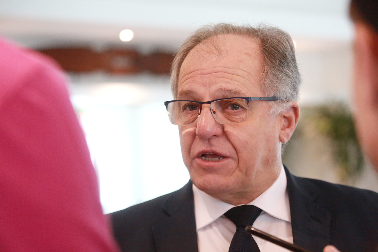 Hélio Cury conversou com prefeituras e secretarias municipais de saúde para liberar os estádios para os jogos. Nem todas deram o aval.