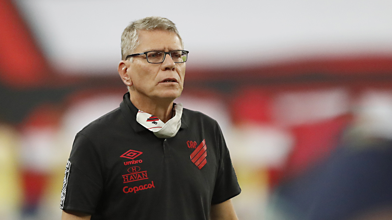 Paulo Autuori tem a missão de escolher o novo treinador do Athletico. Mas qual será o perfil contratado?