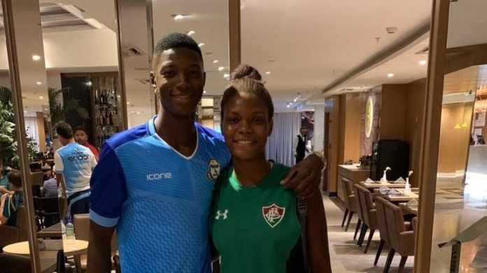 Matheus Babi e a irmã Mayara Barcelos Matheus Babi e a irmã Mayara Barcelos