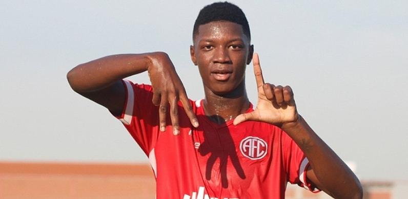 Babi chamou atenção pelo América-RJ Babi chamou atenção pelo América-RJ