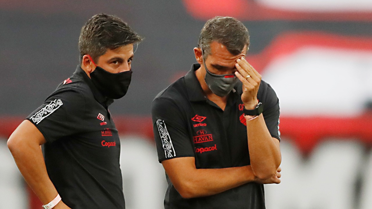 Bruno Lazaroni soma mais uma derota.