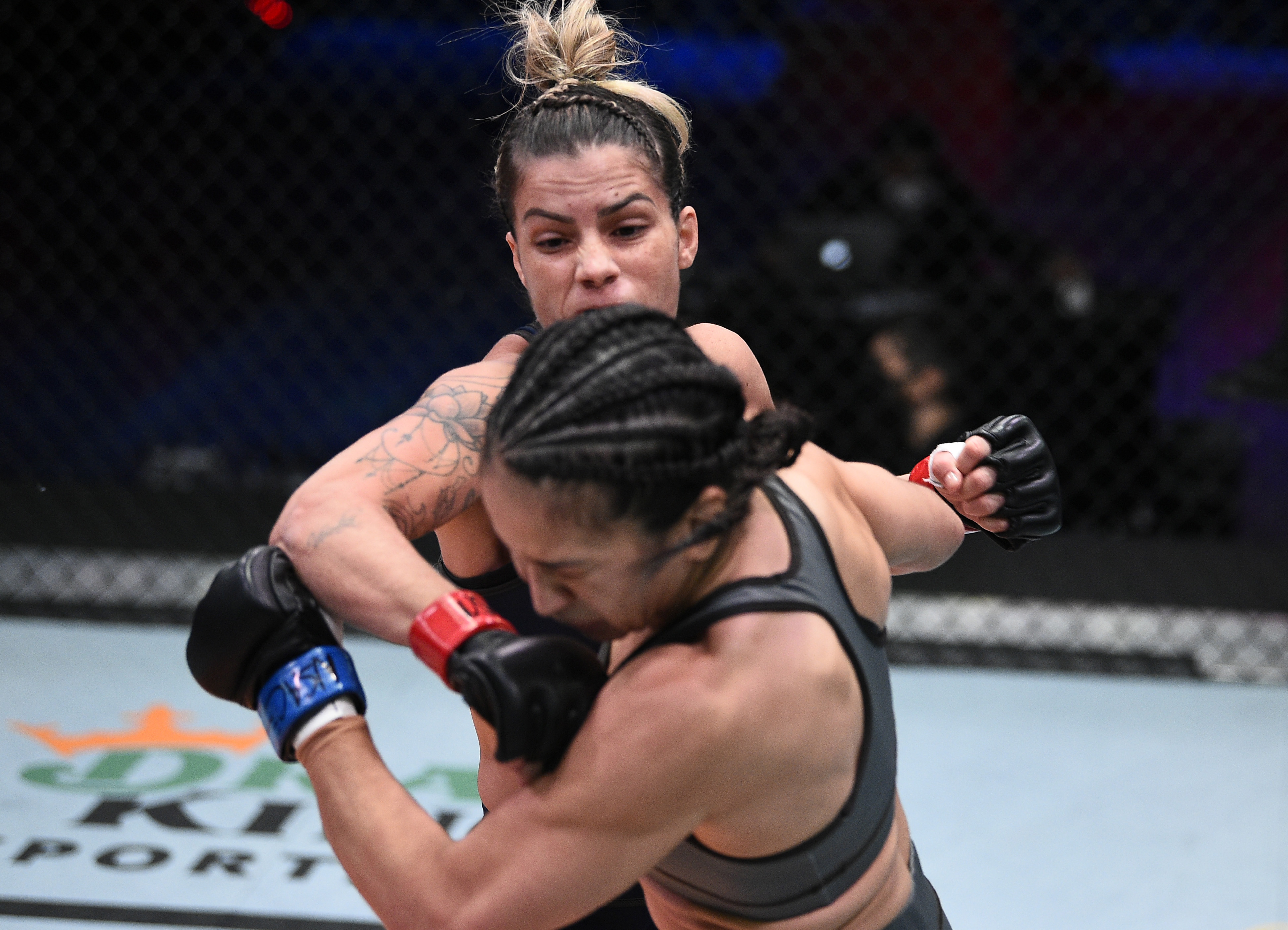 Luana Pinheiro em ação no Contender. Foto: Divulgação/UFC. Luana Pinheiro em ação no Contender. Foto: Divulgação/UFC.