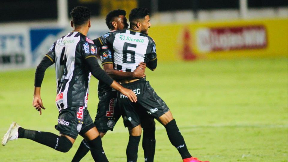 Operário vence o Cianorte e se mantém na ponta do Paranaense Operário vence o Cianorte e se mantém na ponta do Paranaense