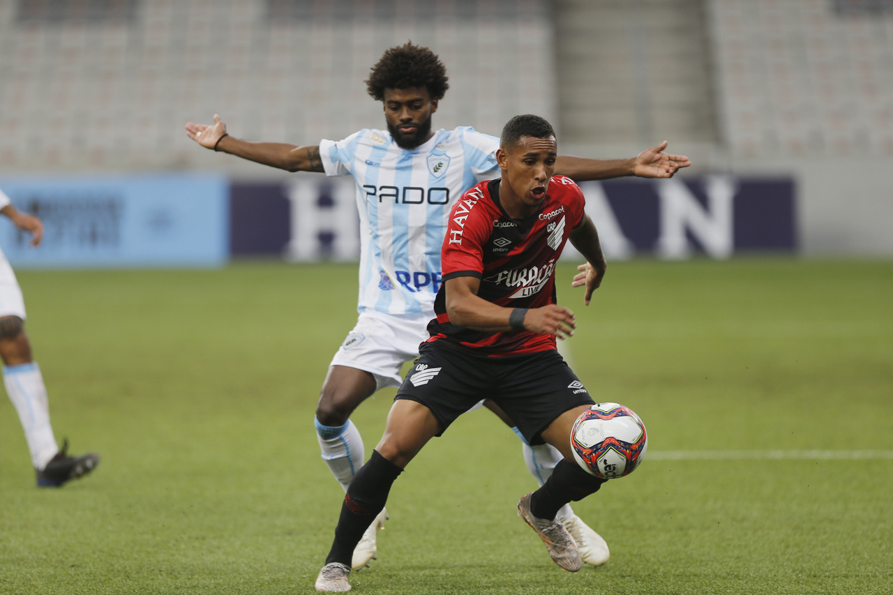 Lance de Athletico x Londrina, pelo Campeonato Paranaense Lance de Athletico x Londrina, pelo Campeonato Paranaense