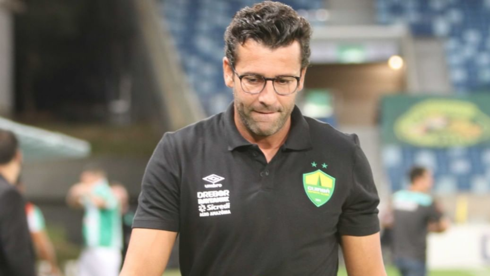 Cuiabá demite Alberto Valentim após estreia na Série A Valentim caiu após uma rodada de Brasileirão