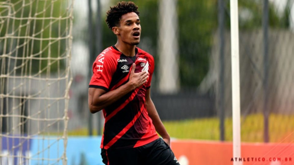 Três jogadores do Athletico são convocados para a seleção brasileira sub-17 Atacante Emersonn, do Athletico