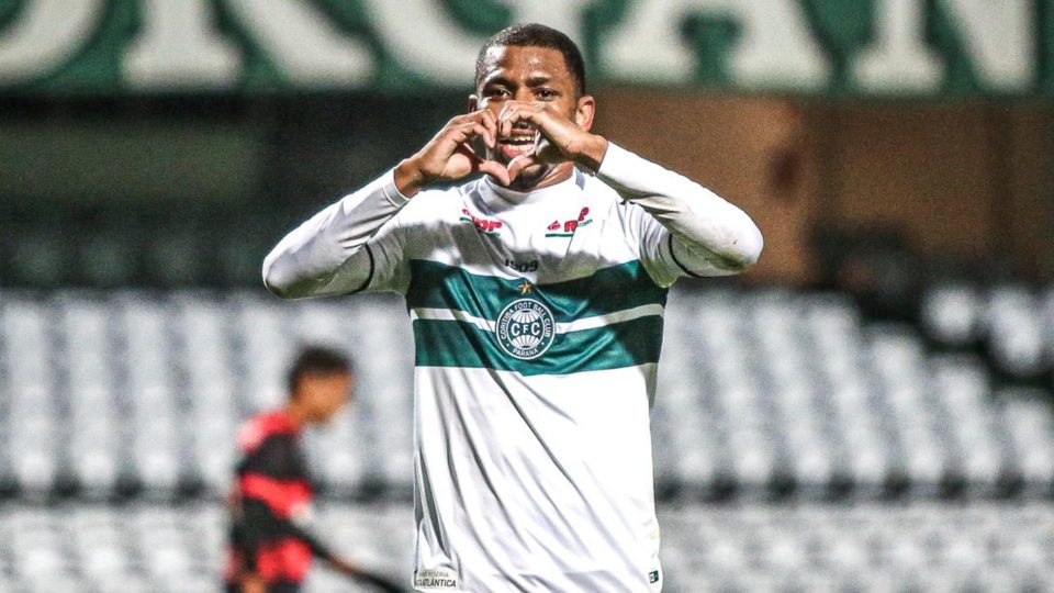 Lesionado, atacante desfalca o Coritiba contra o Remo Waguininho tem cinco gols na temporada, três deles na Série B