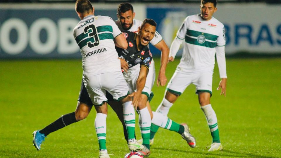 Coritiba perde longa invencibilidade e Athletico volta a ganhar Operário x Coritiba.