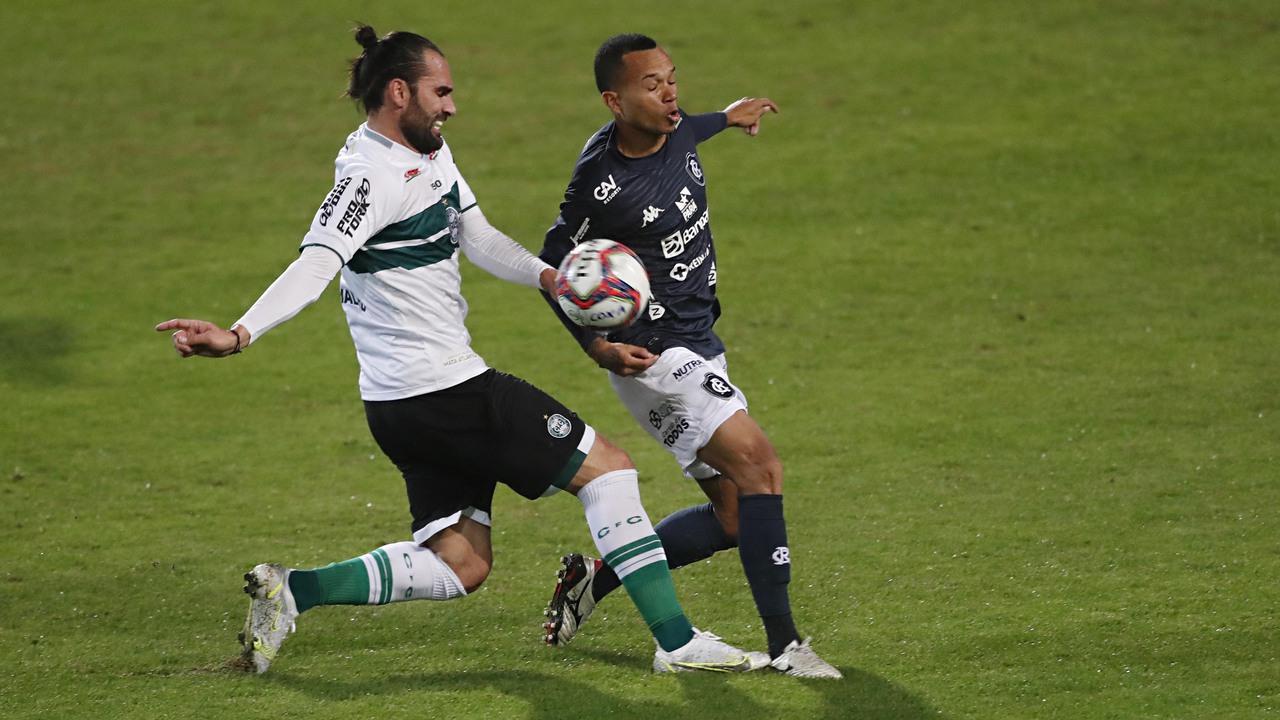Lance de Coritiba x Remo,, pela Série B Lance de Coritiba x Remo,, pela Série B