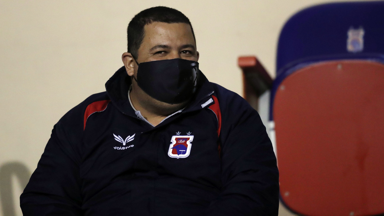 Leonardo Oliveira deixou o Paraná à mercê da própria sorte. Foto: Albari Rosa/Foto Digital/UmDois Leonardo Oliveira deixou o Paraná à mercê da própria sorte. Foto: Albari Rosa/Foto Digital/UmDois