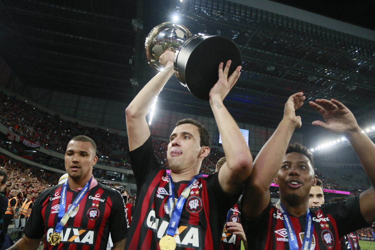 Zé Ivaldo fazia parte do elenco do título de 2018 e segue no clube, enquanto nomes como Pablo e Wellington foram para outros times no Brasil. Zé Ivaldo fazia parte do elenco do título de 2018 e segue no clube, enquanto nomes como Pablo e Wellington foram para outros times no Brasil.
