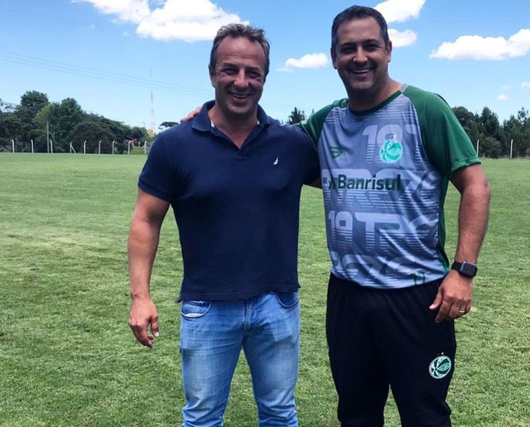 Luiz Alberto e o ex-técnico do Juventude, Marquinhos Santos. Luiz Alberto e o ex-técnico do Juventude, Marquinhos Santos.