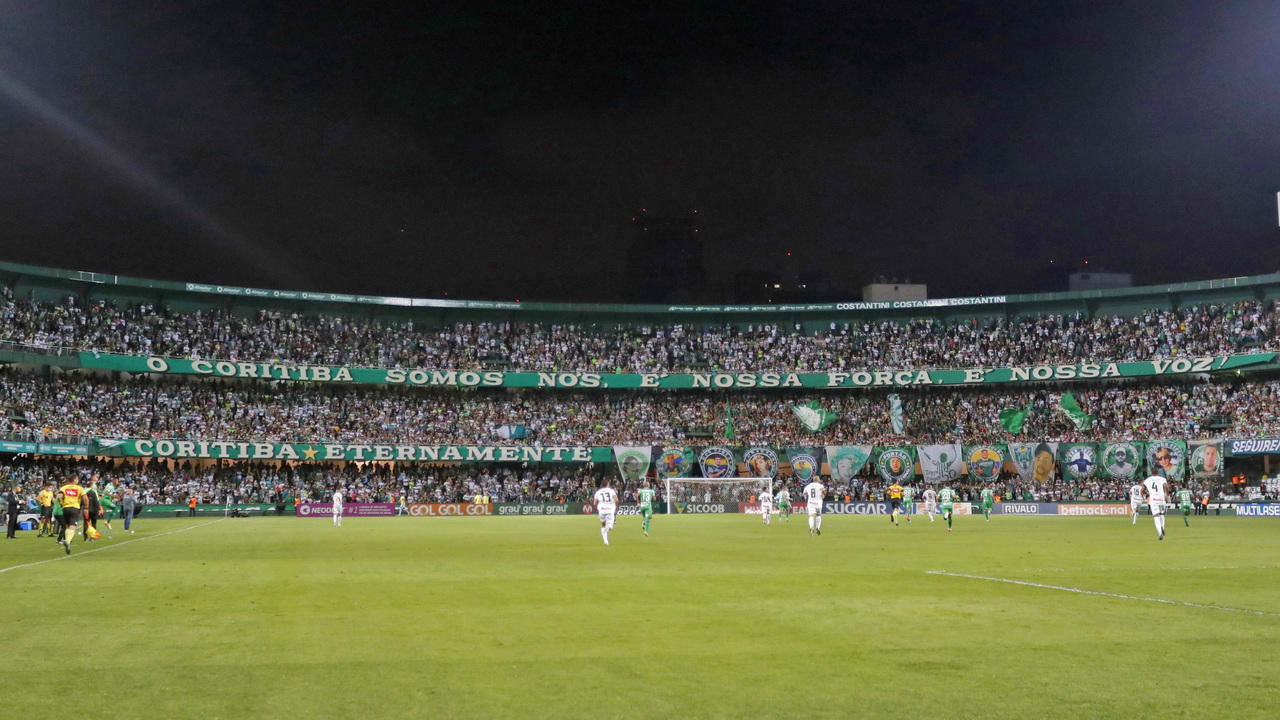 Jogaço entre Coritiba 3 a 1 Operário. Torcida coxa-branca deu show e bateu recorde de público no estado e na Série B na oportunidade Jogaço entre Coritiba 3 a 1 Operário. Torcida coxa-branca deu show e bateu recorde de público no estado e na Série B na oportunidade