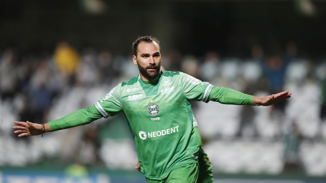 Léo Gamalho é responsável por um terço dos gols do Coritiba Léo Gamalho é responsável por um terço dos gols do Coritiba